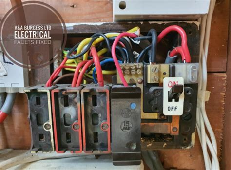 circuit box making electrical noise|circuit breaker buzz noise.